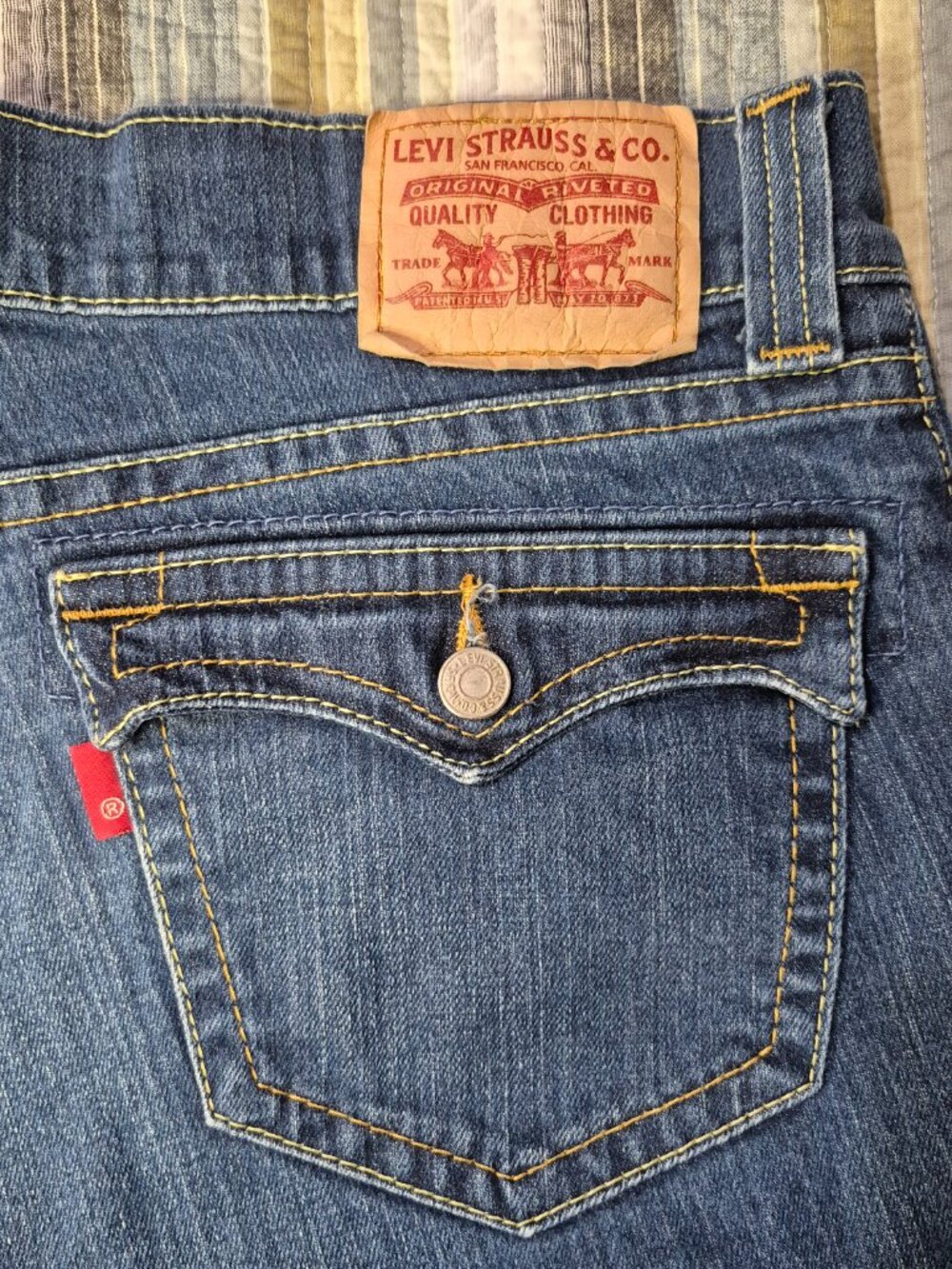 Levi’s 542 Low Jeans - women's size 14 - Picture 3 of 12